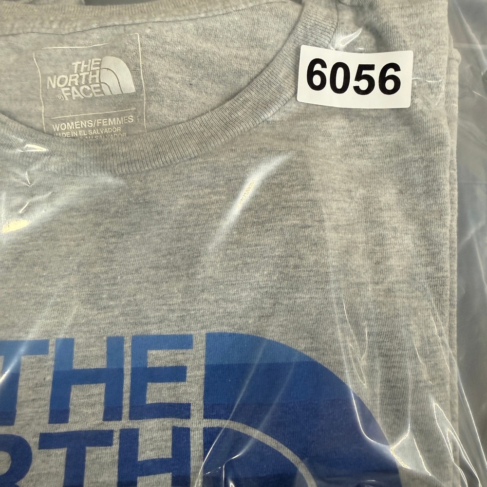 The North Face Cropped T-Shirt Womens Large Heather Gray Blue Gradient Logo - Picture 7 of 7